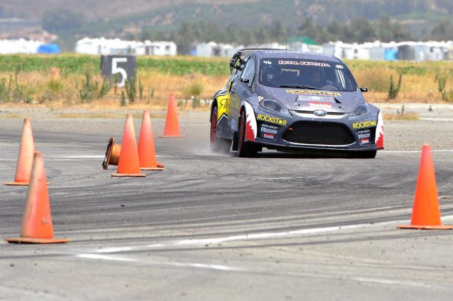  Ford Fiesta X Games 17 RallyCross 2011 года  (фото 15 из 30)